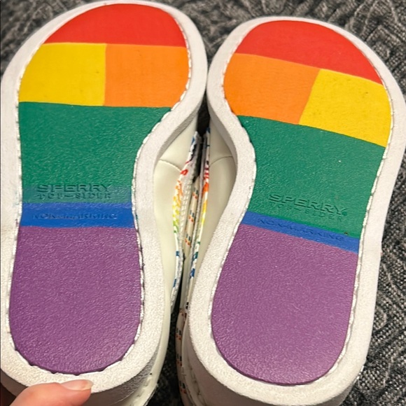 Sperry Men's Authentic Original Pride 2-Eye White/Rainbow Boat Shoes Size 10
